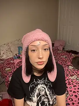 strwbrrymilk online show from March 14, 3:01 am