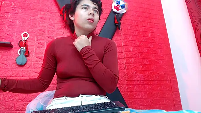 Snapshot of skinnysexy18 chatting on February 26, 1:32 pm skinnysexy18 online show from February 26, 1:32 pm