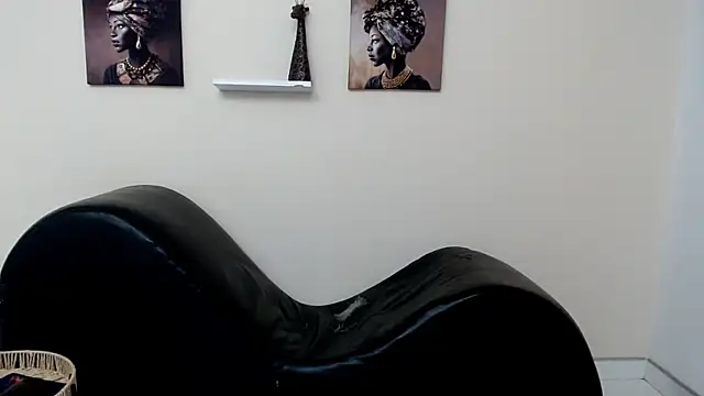 skinnysexy18 online show from April 16, 1:17 am