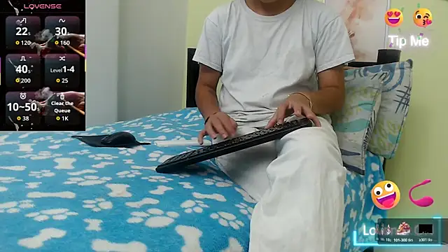 skinnysexy18 online show from May 23, 6:23 pm
