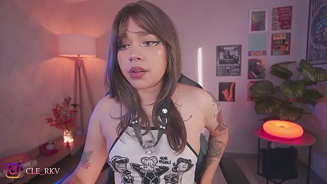 violette clerk1  online show from May 17, 9:11 pm