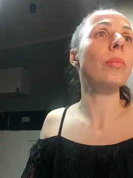 Snapshot of On_ViBE chatting on March 1, 7:38 pm On ViBE online show from March 1, 7:38 pm