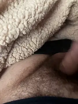 Snapshot of D4n13l47 chatting on February 24, 12:03 pm D4n13l47 online show from February 24, 12:03 pm