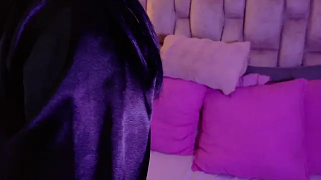 Snapshot of IsabellaRossi chatting on March 26, 11:21 pm IsabellaRossi online show from March 26, 11:21 pm