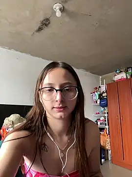 Snapshot of Aria__Rousse03 chatting on February 24, 2:37 pm Aria Rousse03 online show from February 24, 2:37 pm