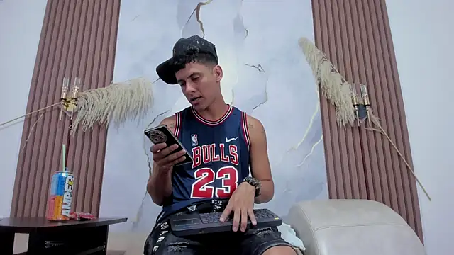 Snapshot of STEVEN_OS chatting on July 16, 7:31 pm STEVEN OS online show from July 16, 7:31 pm