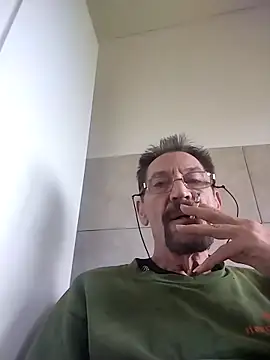 Snapshot of Costy601 chatting on April 22, 11:45 am Costy601 online show from April 22, 11:45 am