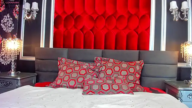 Snapshot of ElizabethObrien chatting on February 22, 8:18 pm ElizabethObrien online show from February 22, 8:18 pm