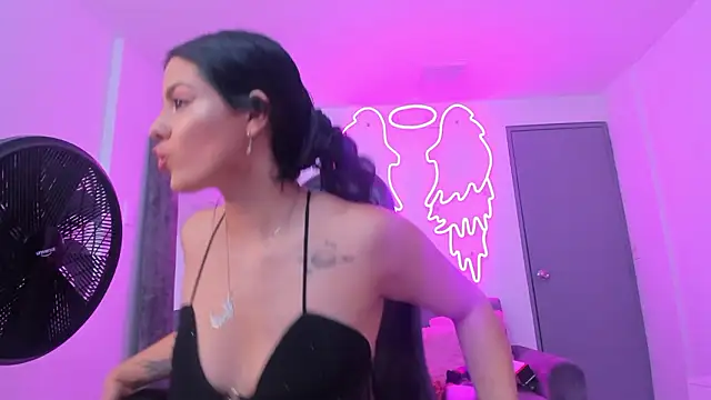 Evelin  thompsson online show from March 19, 3:21 am