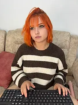 Snapshot of alysson_As chatting on July 7, 6:47 am alysson As online show from July 7, 6:47 am