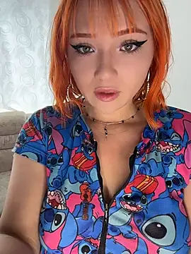 Snapshot of alysson_As chatting on July 27, 7:32 pm alysson As online show from July 27, 7:32 pm