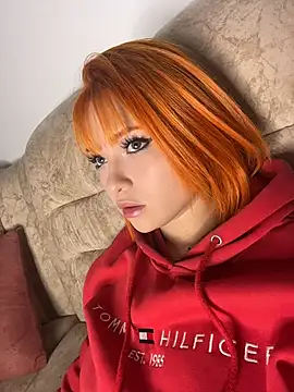 Snapshot of alysson_As chatting on August 3, 5:39 am alysson As online show from August 3, 5:39 am
