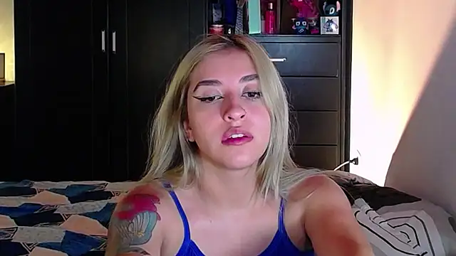 saradiazxxx online show from March 2, 8:43 am