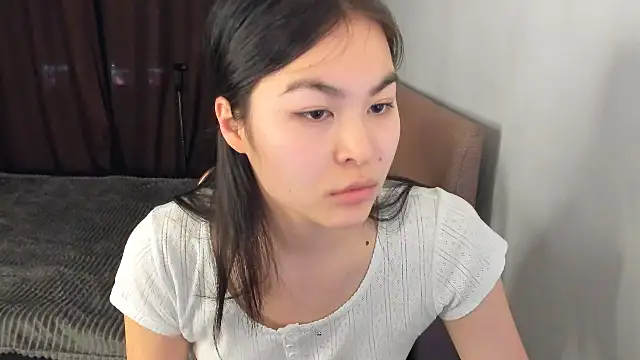 Snapshot of moon_bloom chatting on February 28, 4:08 pm moon bloom online show from February 28, 4:08 pm