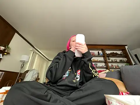 pinkhairfun16 online show from March 18, 6:11 pm