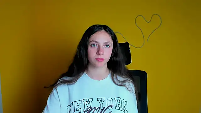 KissMeJulia online show from May 10, 11:04 am