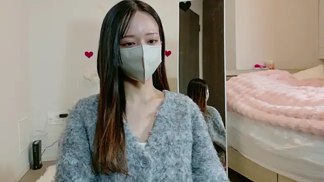 Snapshot of maichan_v chatting on February 25, 1:21 pm maichan v online show from February 25, 1:21 pm