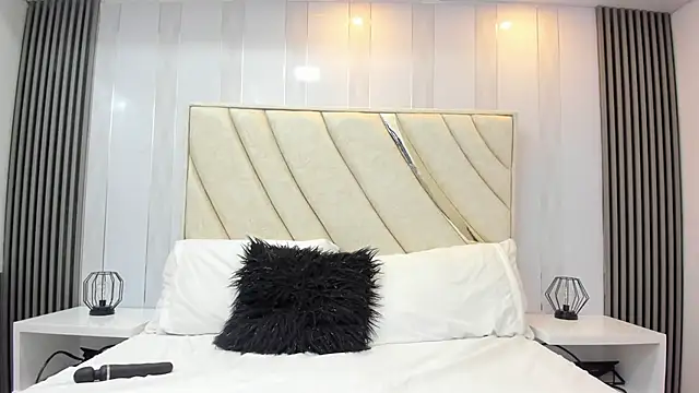 Snapshot of violetta_cutest_ chatting on February 18, 12:12 pm violetta cutest online show from February 18, 12:12 pm