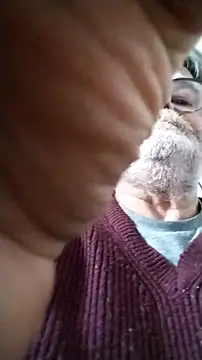 Snapshot of Vieux_pervert chatting on February 17, 2:46 pm Vieux pervert online show from February 17, 2:46 pm