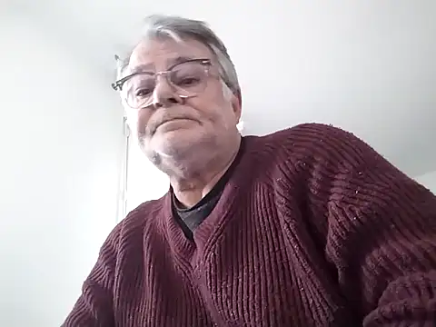 Snapshot of Vieux_pervert chatting on March 2, 8:10 am Vieux pervert online show from March 2, 8:10 am