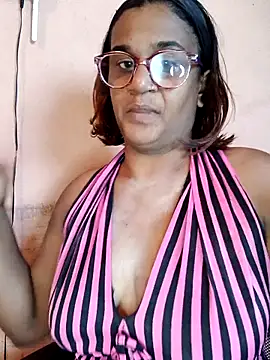 Snapshot of indianstrawberrylips4u chatting on April 29, 7:56 am indianstrawberrylips4u online show from April 29, 7:56 am
