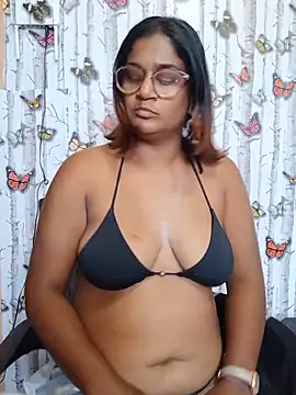 Snapshot of indianstrawberrylips4u chatting on May 13, 9:06 am indianstrawberrylips4u online show from May 13, 9:06 am