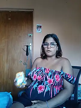 Snapshot of indianstrawberrylips4u chatting on May 15, 8:32 am indianstrawberrylips4u online show from May 15, 8:32 am