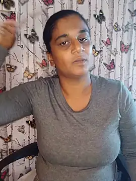 Snapshot of indianstrawberrylips4u chatting on May 19, 1:28 pm indianstrawberrylips4u online show from May 19, 1:28 pm