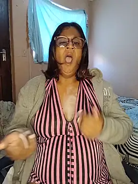 Snapshot of indianstrawberrylips4u chatting on June 1, 6:48 am indianstrawberrylips4u online show from June 1, 6:48 am