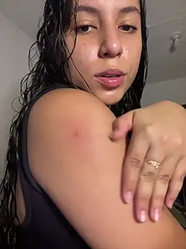 Snapshot of FerLondon55 chatting on February 21, 5:19 am FerLondon55 online show from February 21, 5:19 am