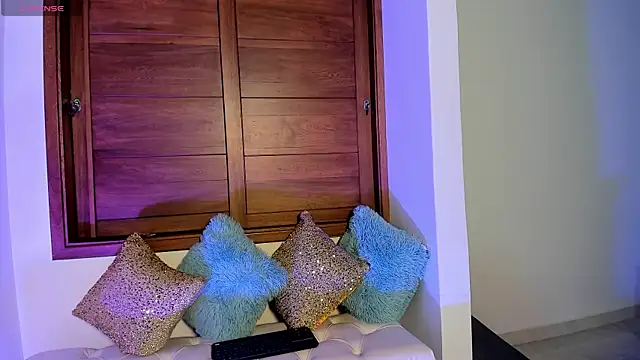 milkavelvett online show from March 4, 3:51 pm