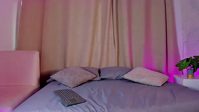 Catalella Rouse online show from April 6, 8:43 pm