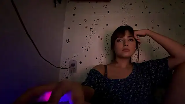 Snapshot of AngelCruz616 chatting on March 1, 4:42 pm AngelCruz616 online show from March 1, 4:42 pm