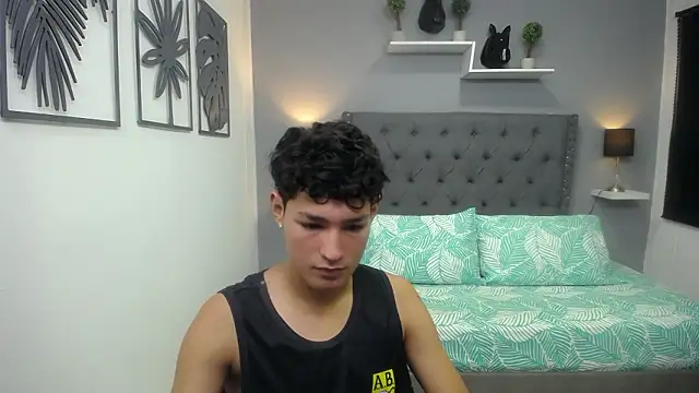 Snapshot of georgeowennss chatting on February 24, 1:31 pm georgeowennss online show from February 24, 1:31 pm