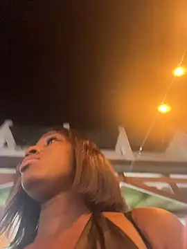 Snapshot of ZarahFerreira chatting on March 4, 12:38 am ZarahFerreira online show from March 4, 12:38 am