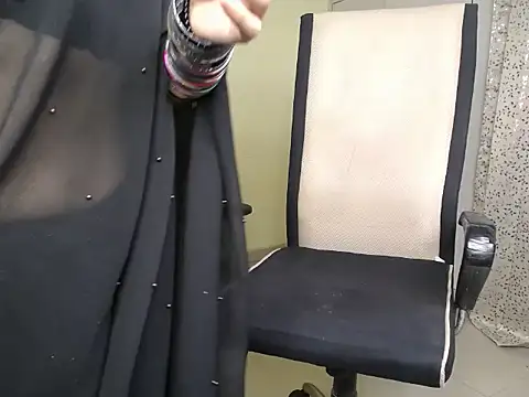 Snapshot of Air_Beauty chatting on February 28, 4:30 pm Air Beauty online show from February 28, 4:30 pm