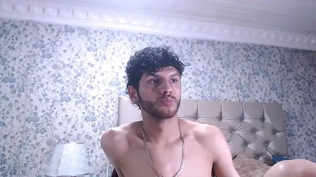 Snapshot of LuckySammer chatting on February 28, 12:22 am LuckySammer online show from February 28, 12:22 am