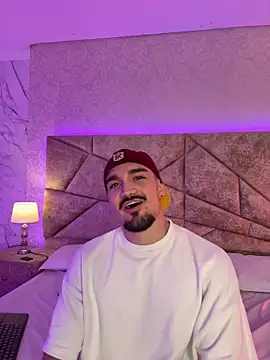 Snapshot of SavageCross1 chatting on February 19, 9:22 pm SavageCross1 online show from February 19, 9:22 pm