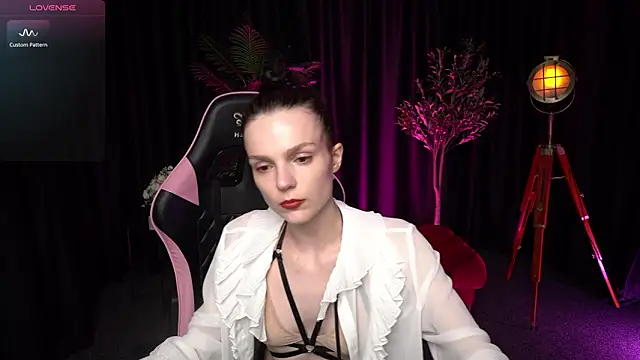 Snapshot of Wild_Alice_me chatting on March 6, 4:14 pm Wild Alice me online show from March 6, 4:14 pm
