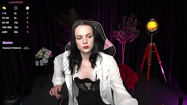 Snapshot of Wild_Alice_me chatting on March 13, 4:02 pm Wild Alice me online show from March 13, 4:02 pm