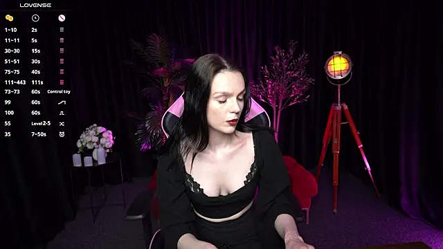 Snapshot of Wild_Alice_me chatting on March 26, 4:12 pm Wild Alice me online show from March 26, 4:12 pm
