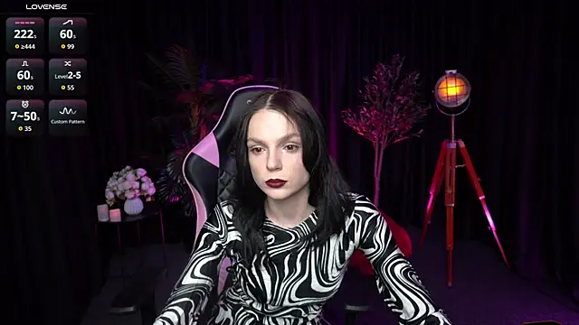 Snapshot of Wild_Alice_me chatting on March 30, 3:02 pm Wild Alice me online show from March 30, 3:02 pm