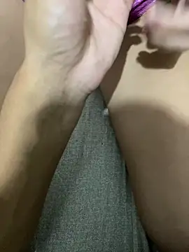 tuputa420 online show from April 6, 5:41 am