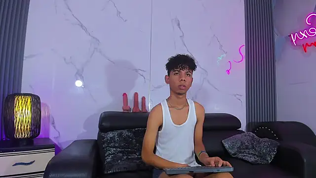 Snapshot of Spicy_guys chatting on May 14, 1:18 pm Spicy guys online show from May 14, 1:18 pm
