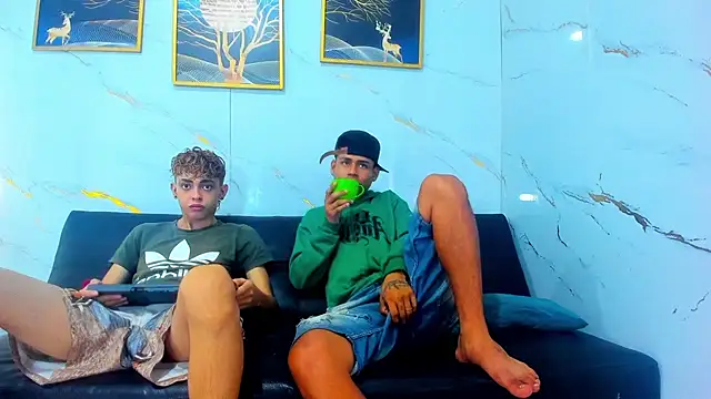 Snapshot of Spicy_guys chatting on June 9, 12:11 am Spicy guys online show from June 9, 12:11 am