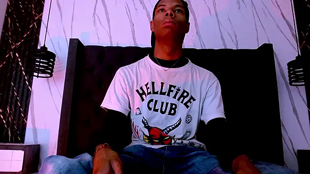 Snapshot of Santiago_Ortiz_ chatting on February 27, 2:50 pm Santiago Ortiz online show from February 27, 2:50 pm