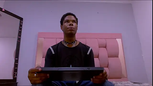 Santiago Ortiz  online show from March 26, 3:45 am