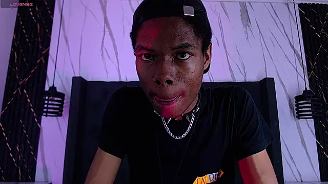 Santiago Ortiz  online show from March 31, 7:25 pm