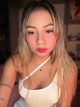 Dulce Sofi  online show from May 5, 12:18 am