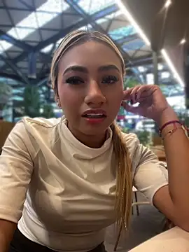 Dulce Sofi  online show from July 14, 10:37 pm